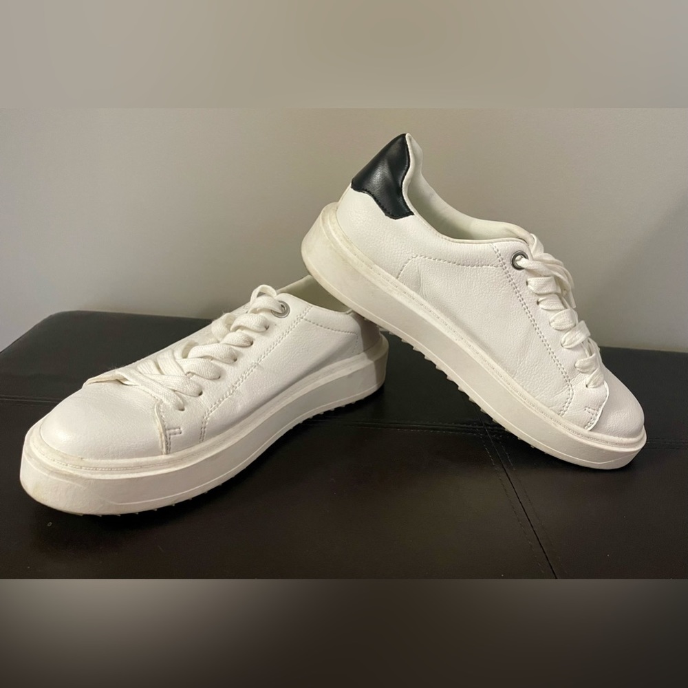 Steve Madden Catcher White Black